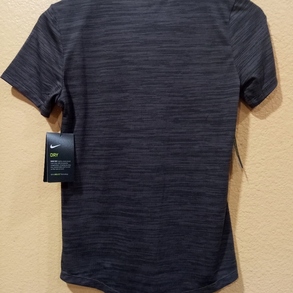 Nike new Dri fit - Picture 3 of 3